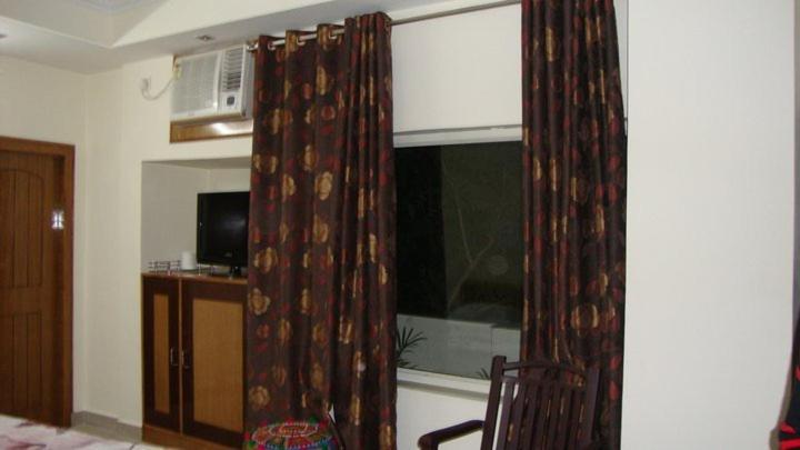 Hotel Ganesha Inn Tapovan Ngoại thất bức ảnh