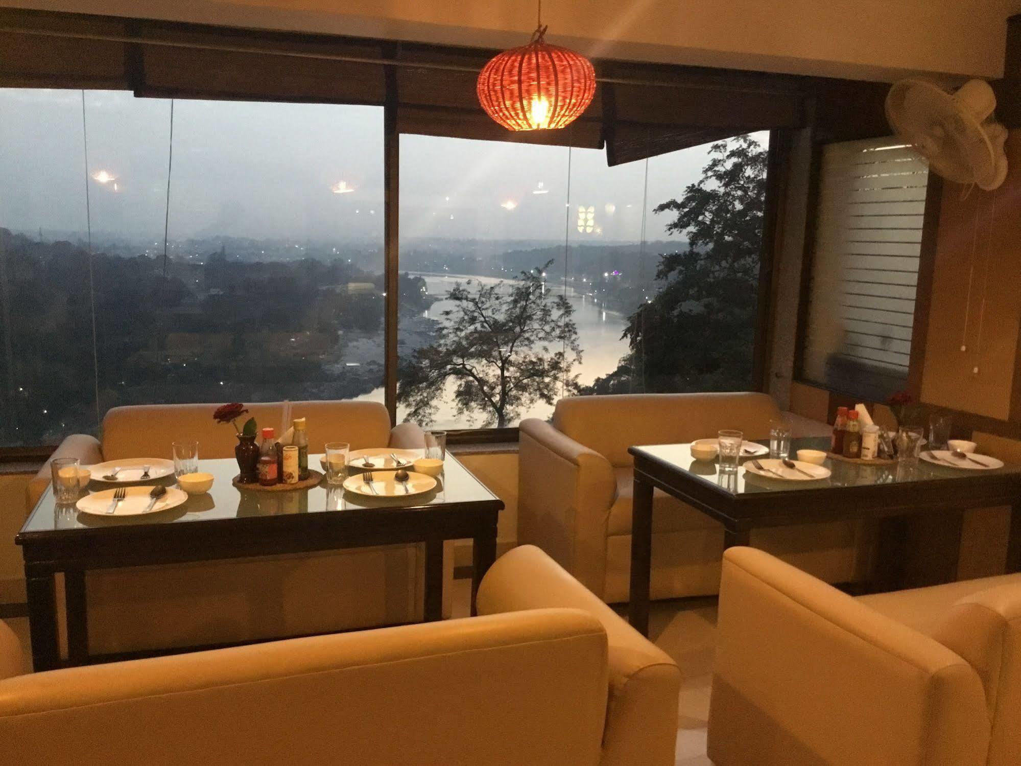 Hotel Ganesha Inn Tapovan Ngoại thất bức ảnh